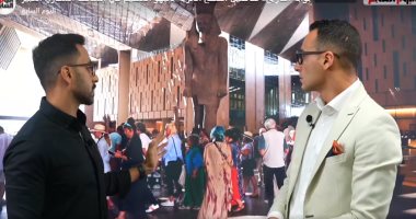 استعراض القطع الأثرية بالبهو العظيم فى المتحف المصرى الكبير.. فيديو