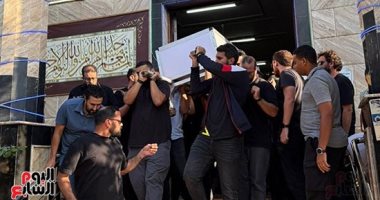 تشييع جنازة المصور ماجد هلال بحضور المقربين.. صور