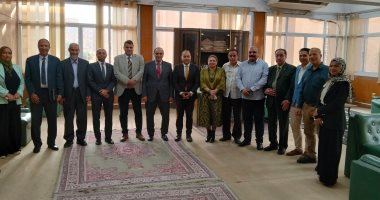 جامعة الزقازيق تحتفي بالتقرير الاستراتيجي الآسيوي للدكتور فتحي العفيفي