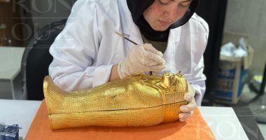 لأول مرة صور تظهر تفاصيل صناعة الدعوة الخاصة باحتفالية المتحف المصرى الكبير.. مصر تخلد فعالية الافتتاح بدعوة فنية مستوحاة من تابوت الملك الذهبى.. ووزير السياحة: توثق لحظة تاريخية ستتناقلها الأجيال عبر الزمن