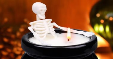 مخدة وفوطة ونعش.. أحدث هدايا عيد الهالوين لعام 2025