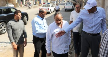 محافظ أسوان يشدد على تكثيف أعمال النظافة ورفع الإشغالات