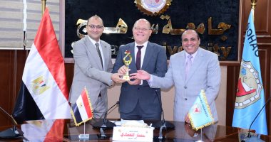 جامعة سوهاج تحتفل بالتميز المجتمعى وتكرم الكليات الفائزة فى مسابقة خدمة وتنمية البيئة.. صور