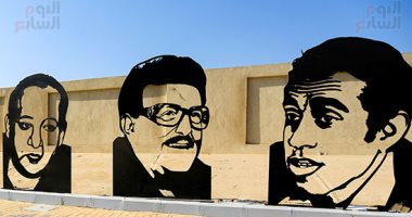 الطريق للمتحف "معرض مفتوح".. مجسمات لثلاثى أضواء المسرح ونجوم الفن تخطف النظار