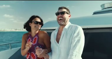 دويتو عمرو يوسف وأسماء جلال من ولاد رزق 3 للسلم والثعبان 2