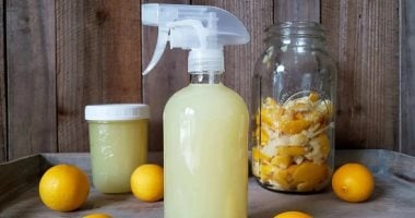 نيوز برو : 
                                            الليمون كنز طبيعى فى تنظيف المنزل.. اعرفى فوائده
                                        