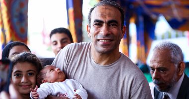 أصغر عضو يشارك فى انتخابات الأهلي لاختيار مجلس إدارة جديد.. صور