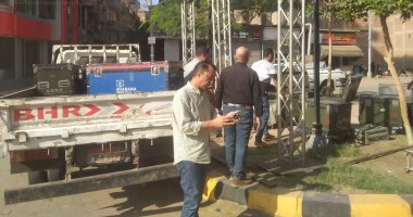 رئيس مدينة منوف يتابع تركيب شاشة لعرض فعاليات افتتاح المتحف المصرى الكبير