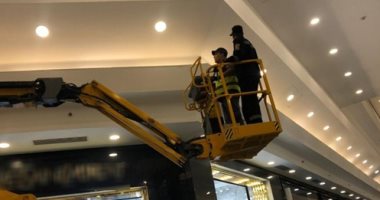 الداخلية تنقذ قطة عالقة فى مشهد إنسانى نال إعجاب المواطنين