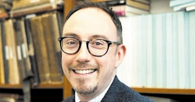 د.كامبل برايس عالم المصريات أمين قسم مصر والسودان بمتحف وجامعة مانشستر وزميل قسم الآثار واللغات الكلاسيكية والمصريات بجامعة ليفربول يكتب: مصر تفتح أبواب التاريخ.. المتحف المصرى الكبير يستقبل العالم