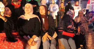 فرحة أهالى كفر الشيخ فى الميادين خلال متابعة حفل افتتاح المتحف الكبير.. فيديو