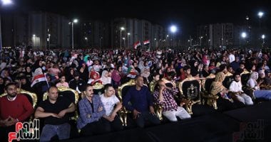 المصريون يحتفلون في الميادين المصرية بافتتاح المتحف المصري الكبير