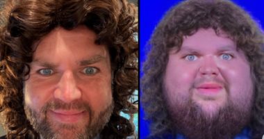 نائب ترامب يحول صورة ساخرة لاحقته شهور إلى زي الهالوين.. فيديو