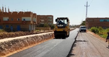 إنهاء أعمال الطبقة الأسفلتية لطريق درنكة – محور الهضبة بأسيوط