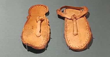 أطفال العالم القديم.. شاهد صندل طفل صغير من مصر القديمة عمره 3600 سنة