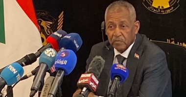 السفير السودانى: مليشيا الدعم السريع حفرت خندقا حول الفاشر بطول 55 كم