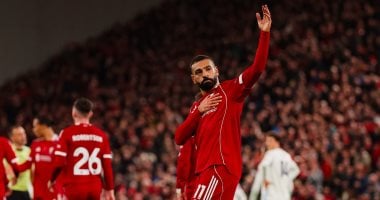 محمد صلاح يحتفل بهدفه مع ليفربول