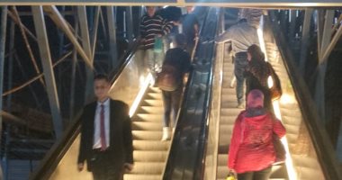 محافظ القليوبية يوجه بتركيب إضاءة ليد لتعزيز أمان وجمالية السلالم الكهربائية