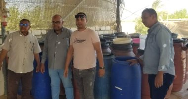 ضبط مصنع مخللات بدون ترخيص ومنتجات غير صالحة للاستهلاك الآدمى فى المنيا