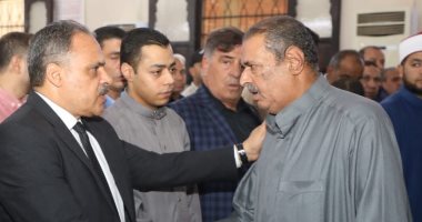 محافظ الشرقية يتقدم جنازة رئيس مدينة ديرب نجم.. ويؤكد: كان مثالا للنشاط