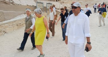 المستشارة الفيدرالية السويسرية في زيارة للمعالم الأثرية شرق وغرب الأقصر.. صور