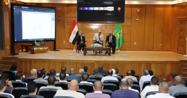 محافظ القليوبية يلتقي أصحاب معارض السيارات على الطريق الزراعي 