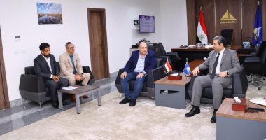 محافظ دمياط ورئيس قصور الثقافة يبحثان تطوير البنية الثقافية بالمحافظة