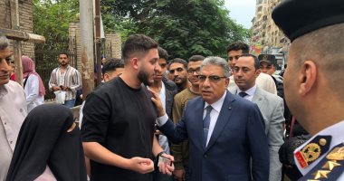 محافظ الدقهلية يتفقد محطات السرفيس بشارع جيهان لمتابعة انتظام الخدمات