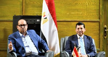 وزير الرياضة ورئيس الأولمبية واتحاد المصارعة يناقشون خطط دعم اللاعبين