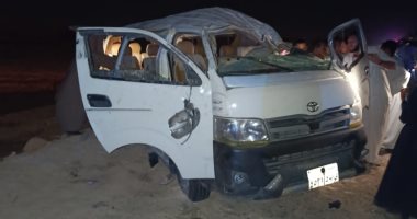مصرع 4 أشخاص وإصابة 11 فى انقلاب ميكروباص على الطريق الصحراوى الغربى بأسيوط