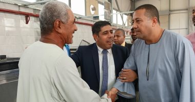 مدينة إسنا تشهد تدشين مجمع الصناعات الغذائية لخدمة تجفيف الطماطم.. صور