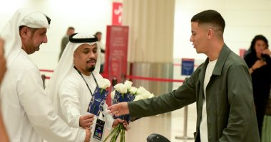 شاهد استقبال بالورود لبعثة الزمالك بالإمارات استعدادا للسوبر
