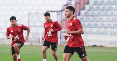 عودة الفتى الذهبي.. إمام عاشور يشارك فى مران الأهلى