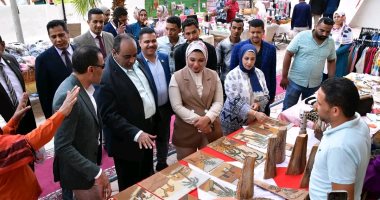 افتتاح معرض التضامن التسويقى السنوى للمنتجات والسلع بجامعة الوادى الجديد