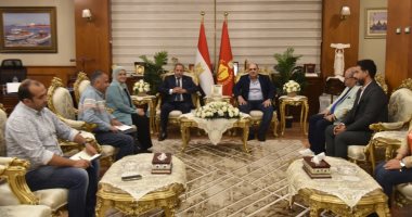 محافظ بورسعيد ورئيس قصور الثقافة يناقشان آليات تعزيز النشاط الإبداعى