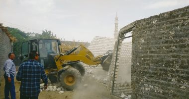 استرداد 225 فدانًا و2020 متر مربع خلال تنفيذ 27 قرار إزالة بأسيوط