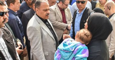 محافظ الشرقية يستجيب لعلاج طفل بالقنايات ويتفقد القافلة الطبية المجانية