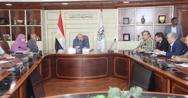 توجيهات فورية لتلبية مطالب وشكاوى صحية وإنسانية فى لقاء محافظ بنى سويف بالمواطنين