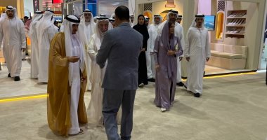 الشيخ سلطان القاسمى يتفقد جناح الهيئة المصرية العامة للكتاب