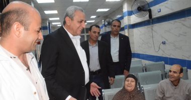 محافظ الغربية يتفقد عيادة للتأمين الصحى.. ويؤكد: مطالب المرضى أولوية