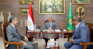 محافظ الإسماعيلية يستقبل رئيس اللجنة المؤقتة لإدارة النادى الإسماعيلى