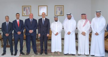 نقيب النيابات والمحاكم يلتقى وزير الشئون القانونية البحرينى