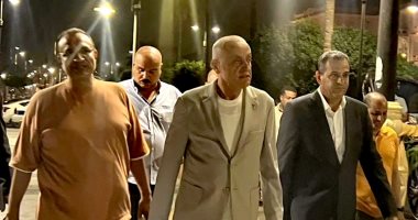 محافظ الأقصر فى جولة ليلية مفاجئة بكورنيش النيل لتفقد خدمات المواطنين