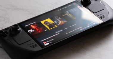 ​تحديث جديد لـ Steam Deck يسمح بإكمال تنزيلات الألعاب والشاشة مغلقة