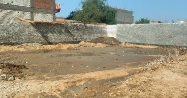 مياه سوهاج تنجح في احتواء تسرب خط الصرف بقرية بيت داود