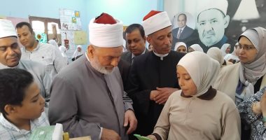 رئيس منطقة سوهاج الأزهرية يفتتح معرض الابتكارات التعليمية بطهطا