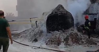 السيطرة على حريق فى سيارة سولار قرب محطة وقود بالشرقية