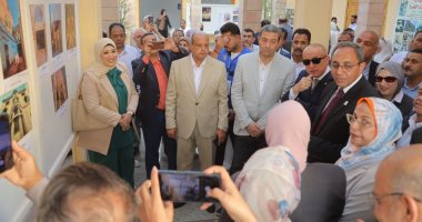 محافظ قنا يفتتح معرض الصور بمهرجان الفنون التراثية بمعبد دندرة
