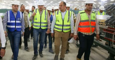وزير قطاع الأعمال العام يزور المحلة لمتابعة مشروع تطوير صناعة الغزل والنسيج