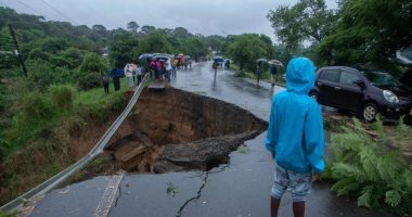 العالم هذا المساء.. غرق مدن الفلبين.. إعصار كالمايجى المدمر يحصد الأرواح.. وماكرون يخطف الأضواء بالبرازيل على هامش قمة المناخ بـ"الأحضان والقبلات".. وإيتمار بن غفير يشرف ميدانيا على هدم بيوت بالنقب..صور وفيديو